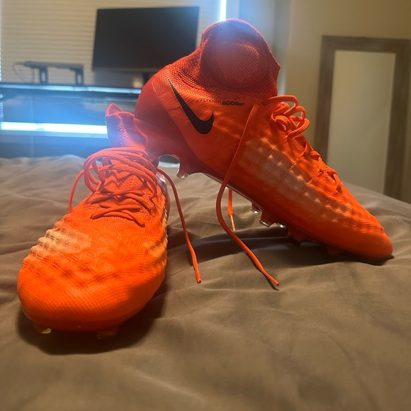 Nike Magista Obra 2 Elite Red Football/Soccer Cleats - Picture 3 of 6